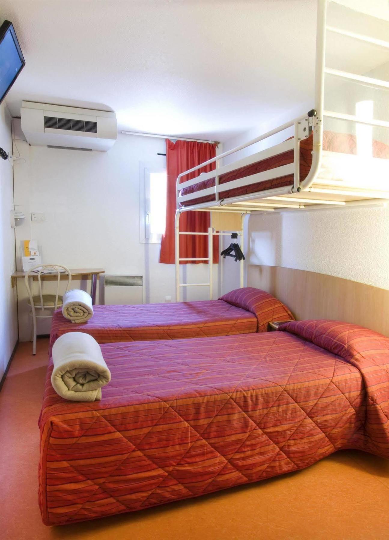 พรีเมียรคลาสคลาสเลอบลคเมสนิล Hotel เลอบล็องเมนิล ภายนอก รูปภาพ