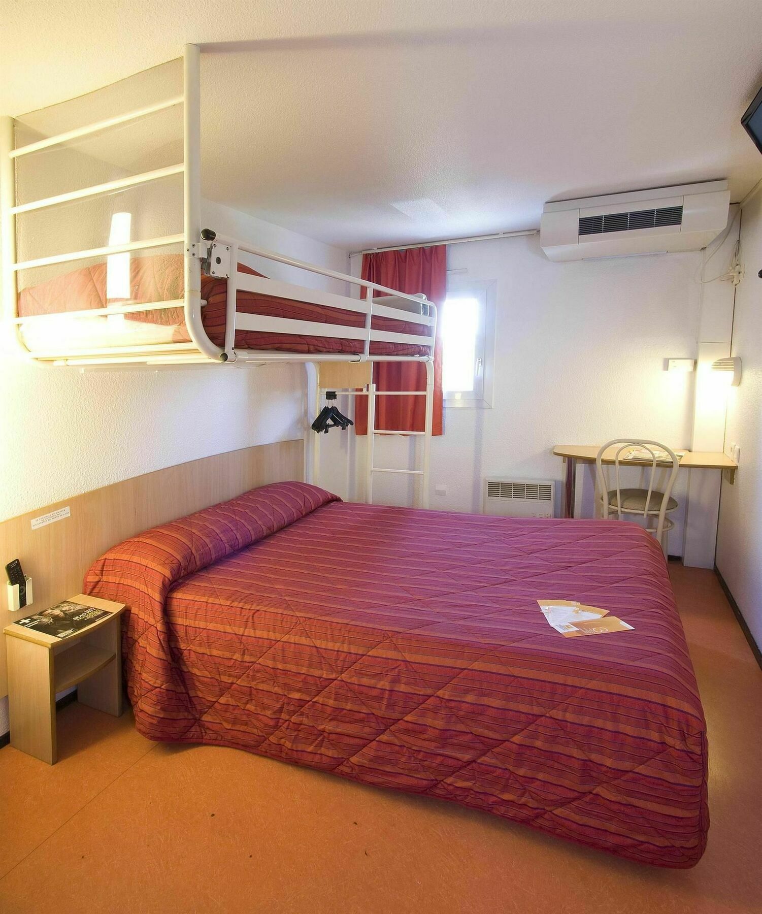 พรีเมียรคลาสคลาสเลอบลคเมสนิล Hotel เลอบล็องเมนิล ภายนอก รูปภาพ