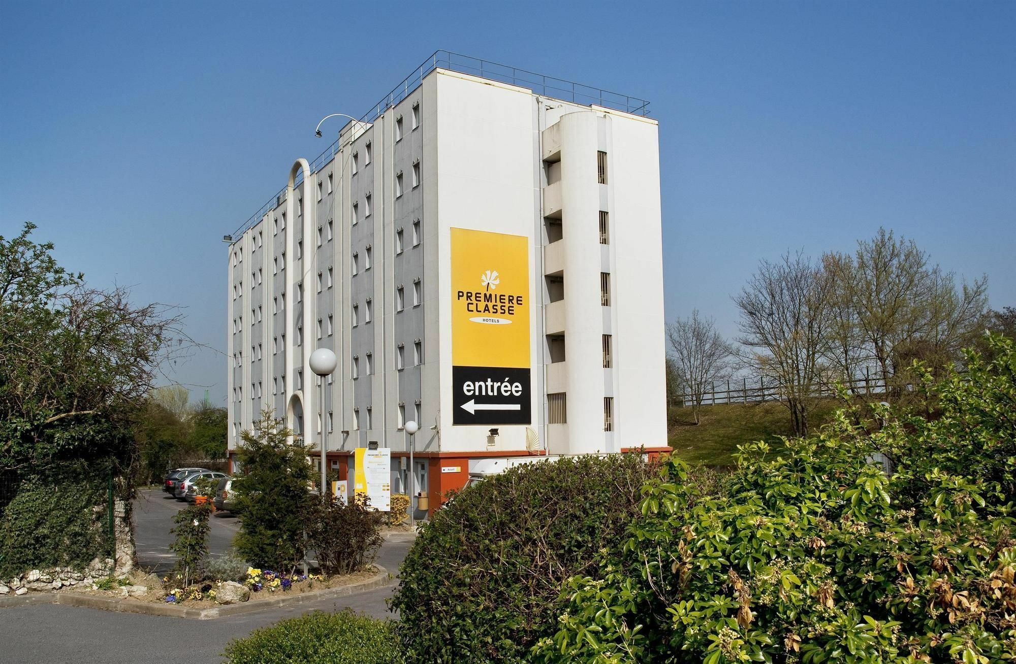 พรีเมียรคลาสคลาสเลอบลคเมสนิล Hotel เลอบล็องเมนิล ภายนอก รูปภาพ